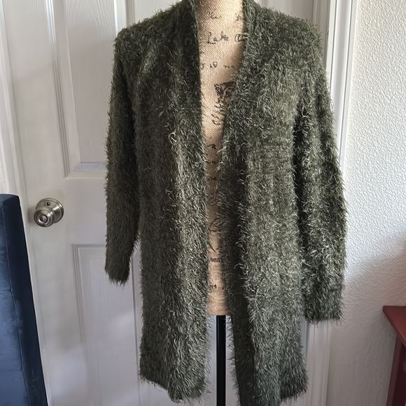 Forever 21 | Olive Eyelash Cardigan | Small - Picture 3 of 6